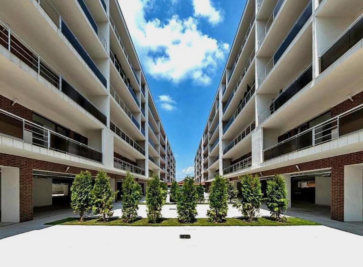 Cozy Park Residences 5 Bukares Bagian luar foto